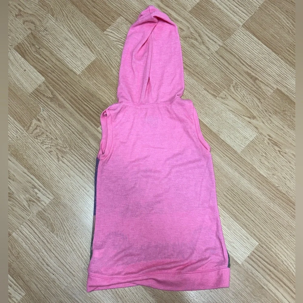 Justice Girls Size 5 Pink Sleeveless Hooded Graphic Tank Top Car Print